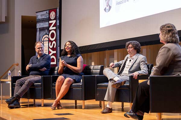 Rod Rotondi, Tiffany Washington, MBA ’12, and Eric Zilber ’16 discuss the importance of cultivating range with Suzanne Shu, dean of faculty and research at the SC Johnson College of Business.